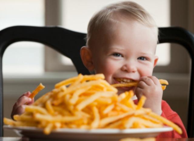 Полезный фаст-фуд: чем накормить ребенка в ресторане быстрого питания