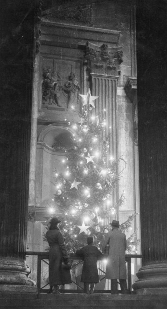1910-1938. Рождественский Лондон