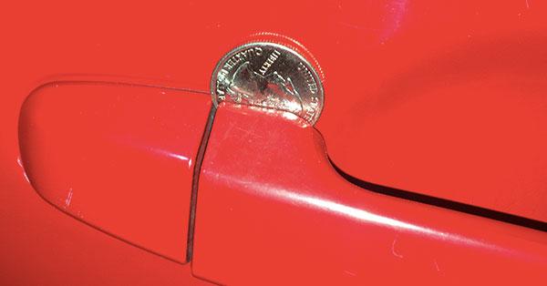Если вы увидели монету на двери авто — действуйте немедленно!