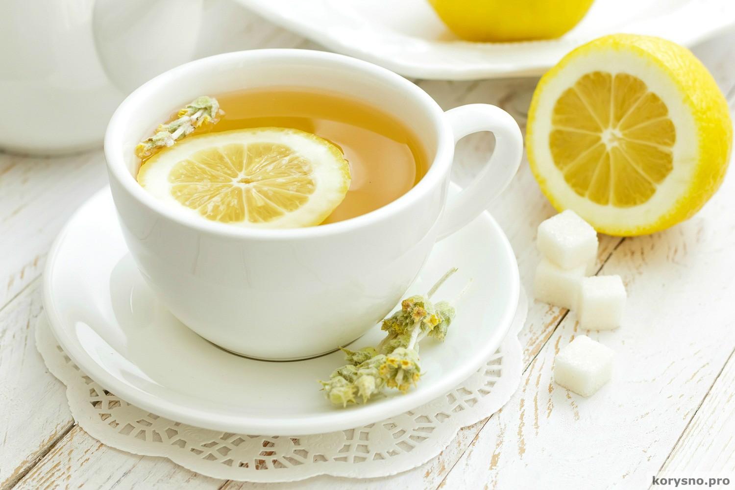Почему лимон осветляет чай?