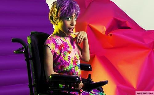 Джиллиан Меркадо: мода на инвалидной коляске