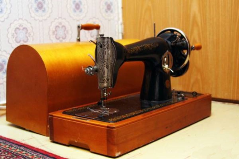 Антиквары устроили самую настоящую охоту за старыми швейными машинками. Вот почему