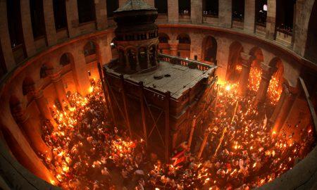 Верующим не входить! Огонь на православную Пасху.
