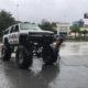 Ураган Харви: армия монстр-траков спасает американскую армию