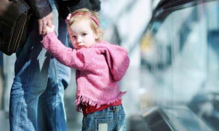 9 советов, как не потерять ребёнка на вокзале или в аэропорту