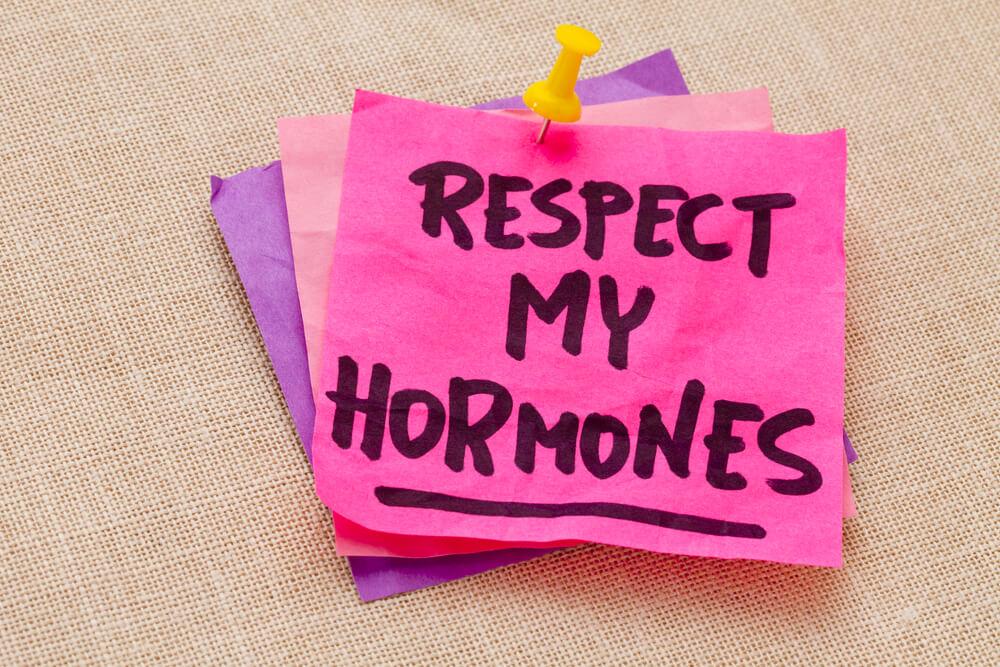 "Это всё гормоны"? Как на самом деле влияет на поведение и здоровье женщины гормональный фон