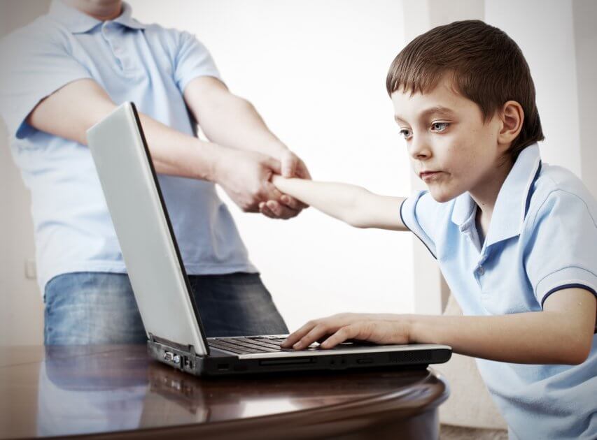 Мама, дай пройти уровень: как бороться с детской интернет-зависимостью?