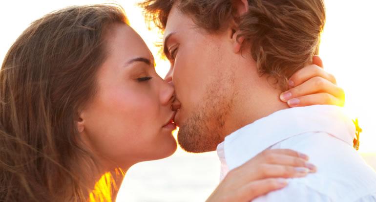 Венерические заболевания передаются при поцелуе: 4 болезни, от которых не уберечься