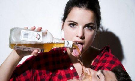 Женщины становятся веселее, если перестают пить. Исследование