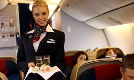 15 ужасных секретов, рассказанных стюардессами