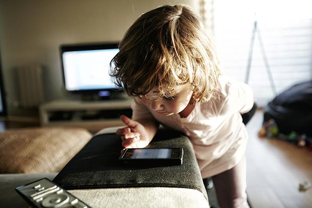 9 способов отвлечь ребёнка от смартфона