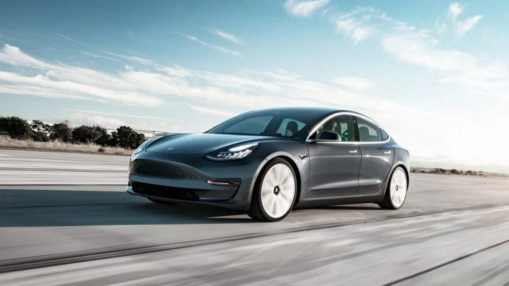 В Tesla создали "вечный" аккумулятор. Дешевые электромобили уже скоро.